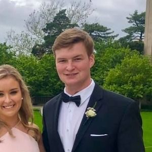 Meet your Posher, Tom